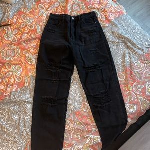NWOT Black Ripped Mom Jeans